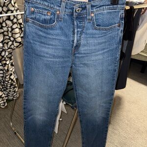 Levi's wedgie straight jean